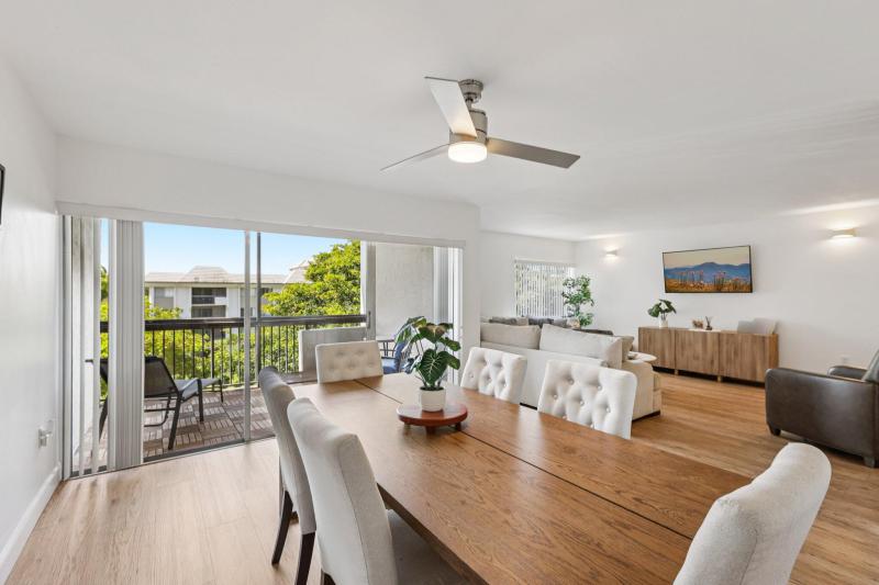  Condo & Townhome Photos