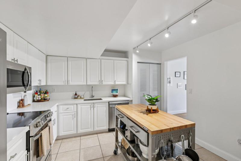  Condo & Townhome Photos