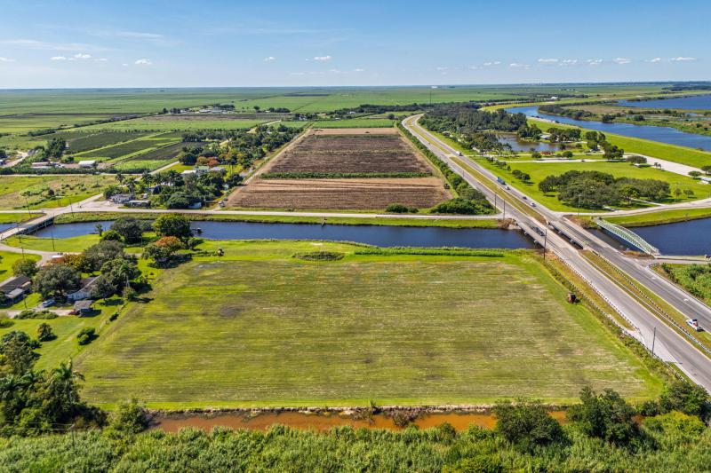  Commercial & Industrial Land Images 