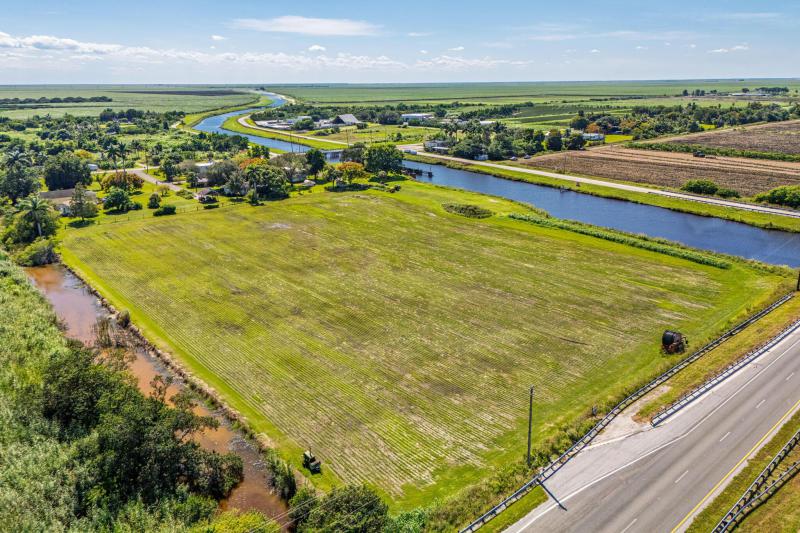  Commercial & Industrial Land Images 