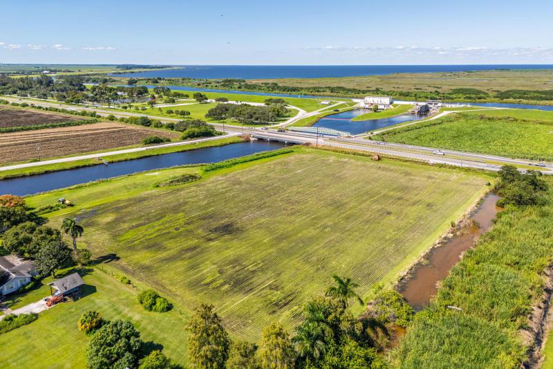  Commercial & Industrial Land Images 