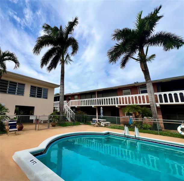  Condo & Townhome Photos