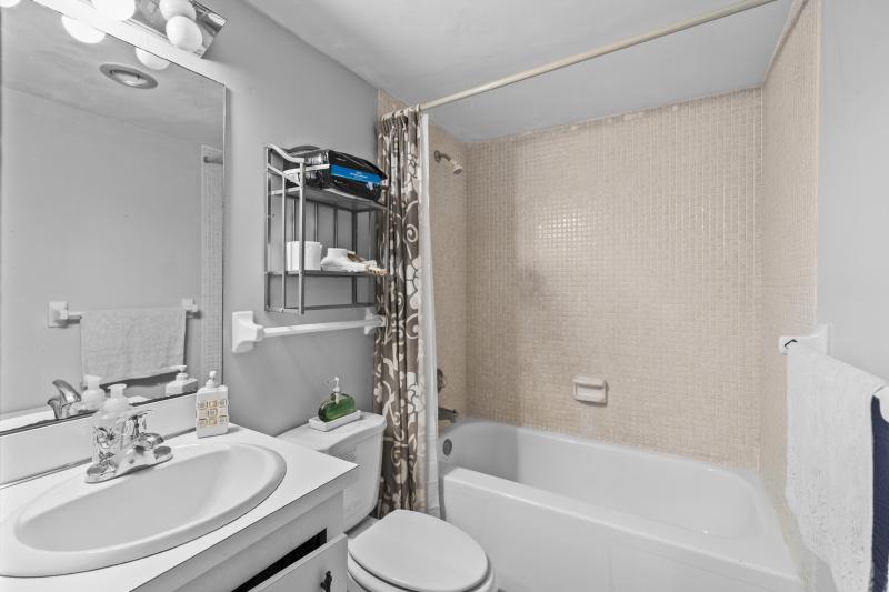  Condo & Townhome Photos
