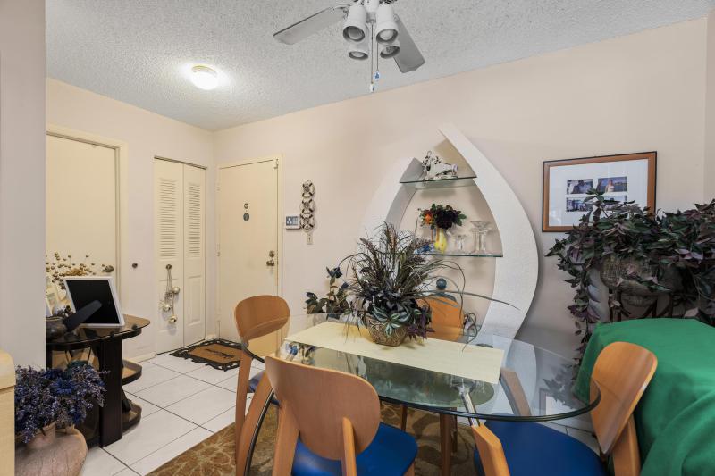 Condo & Townhome Photos