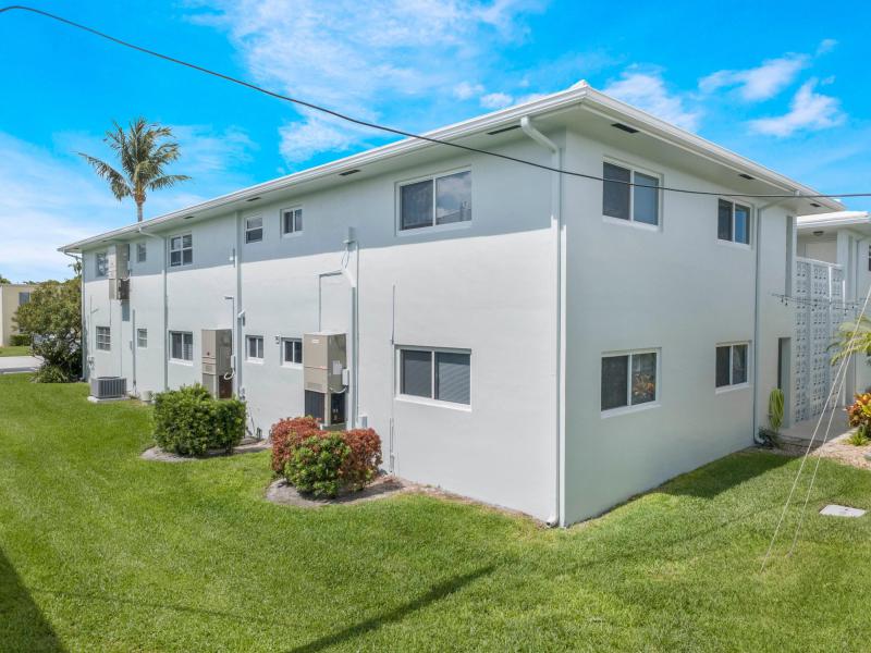  Condo & Townhome Photos