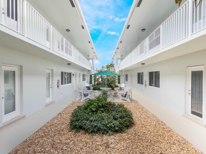  Condo & Townhome Photos