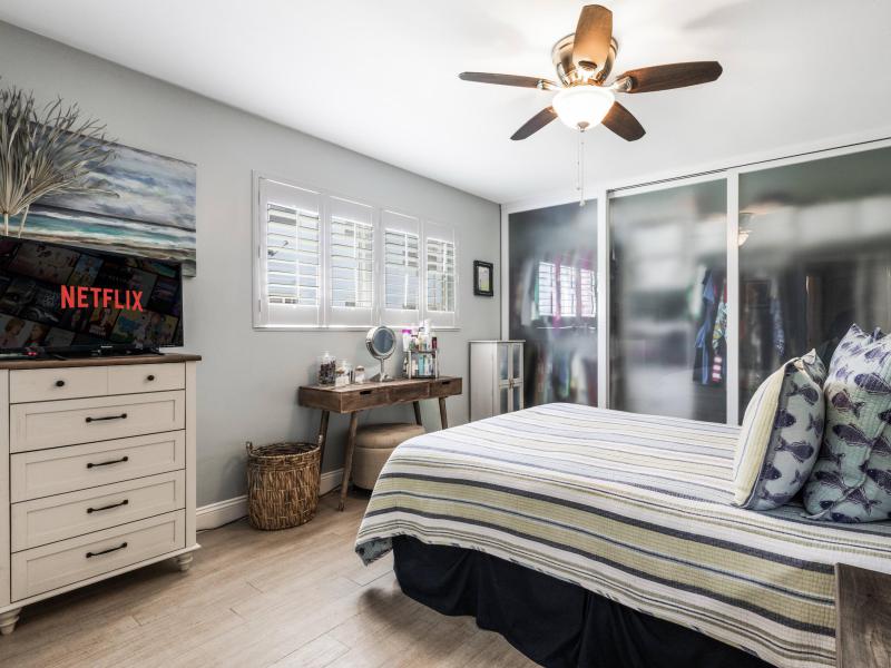  Condo & Townhome Photos