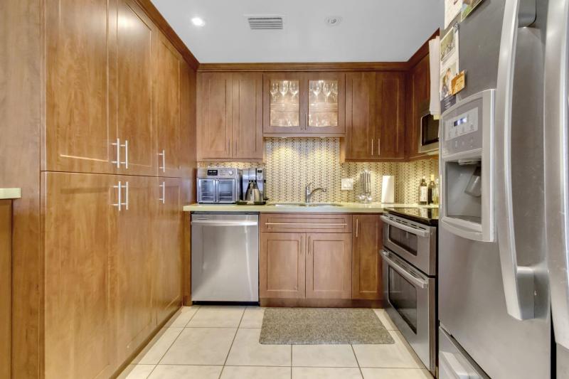  Condo & Townhome Photos