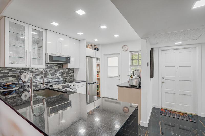  Condo & Townhome Photos