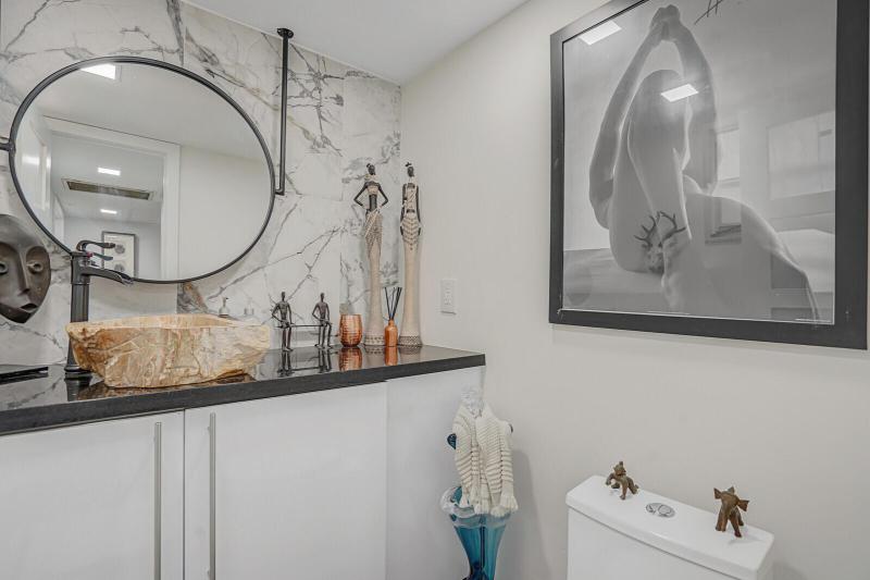  Condo & Townhome Photos
