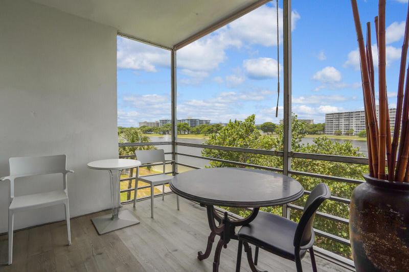  Condo & Townhome Photos