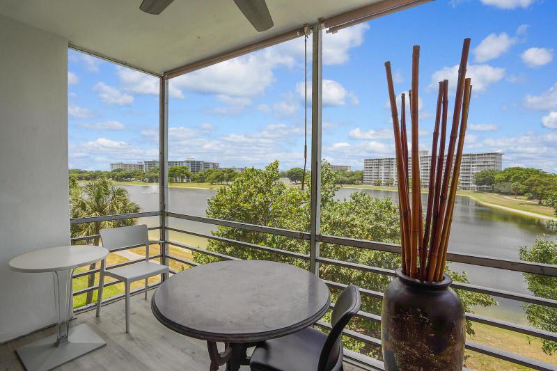  Condo & Townhome Photos