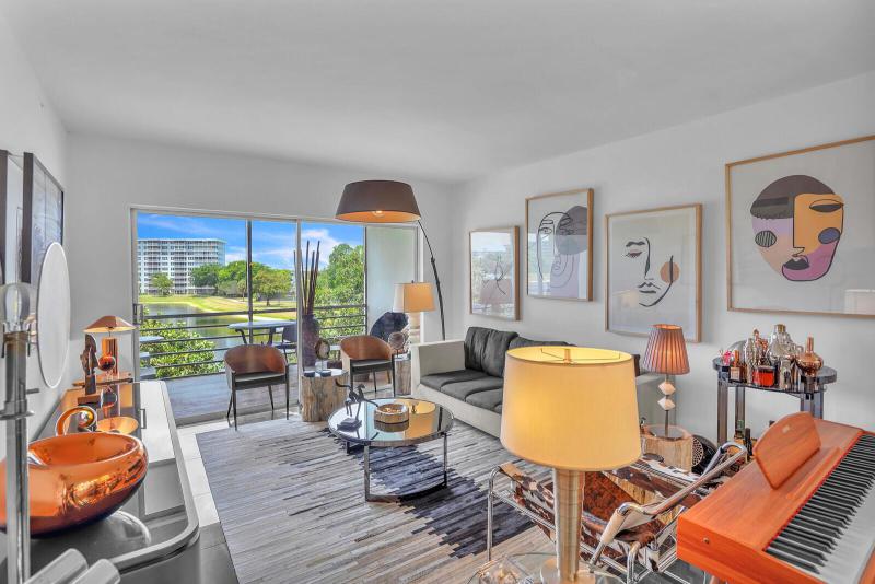  Condo & Townhome Photos