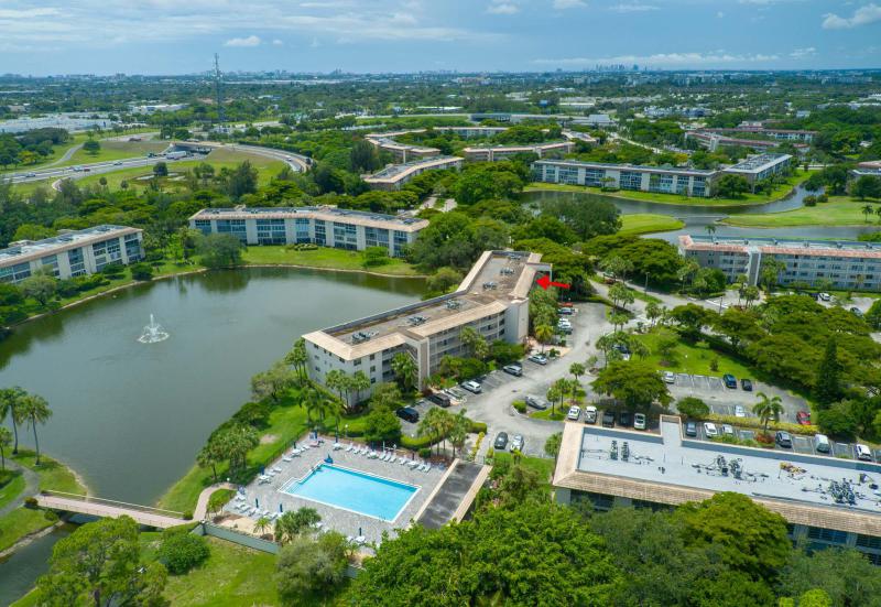  Condo & Townhome Photos