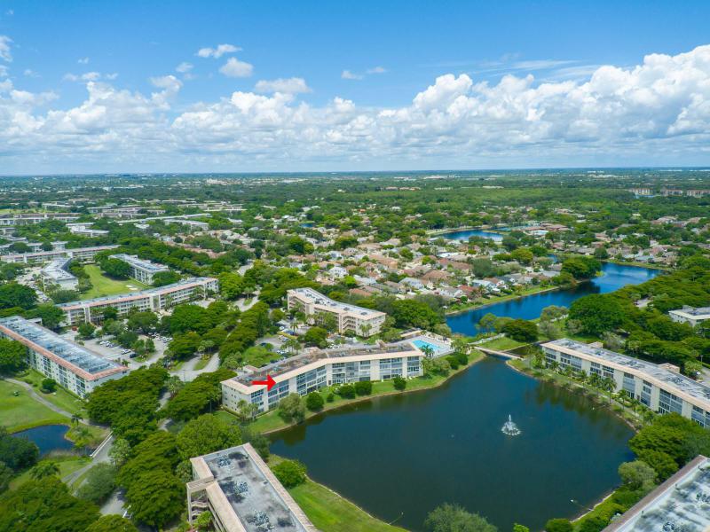  Condo & Townhome Photos