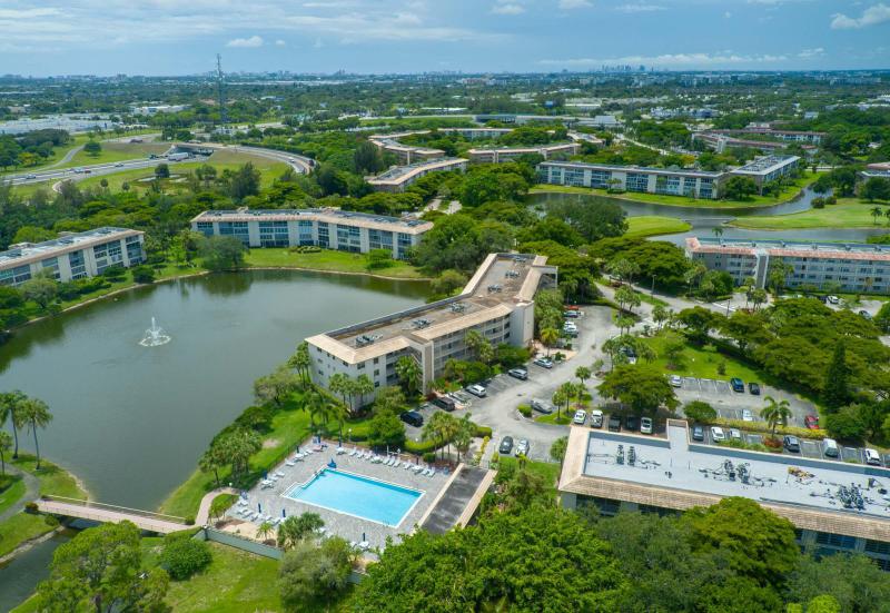  Condo & Townhome Photos