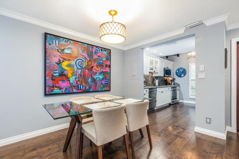  Condo & Townhome Photos