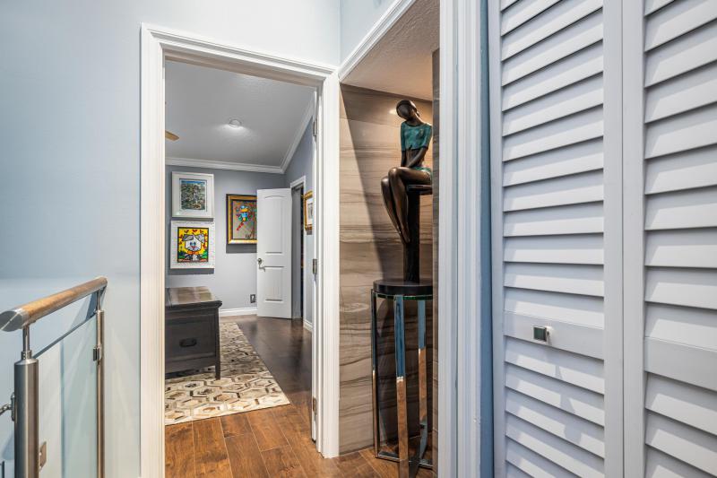  Condo & Townhome Photos