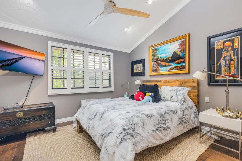  Condo & Townhome Photos