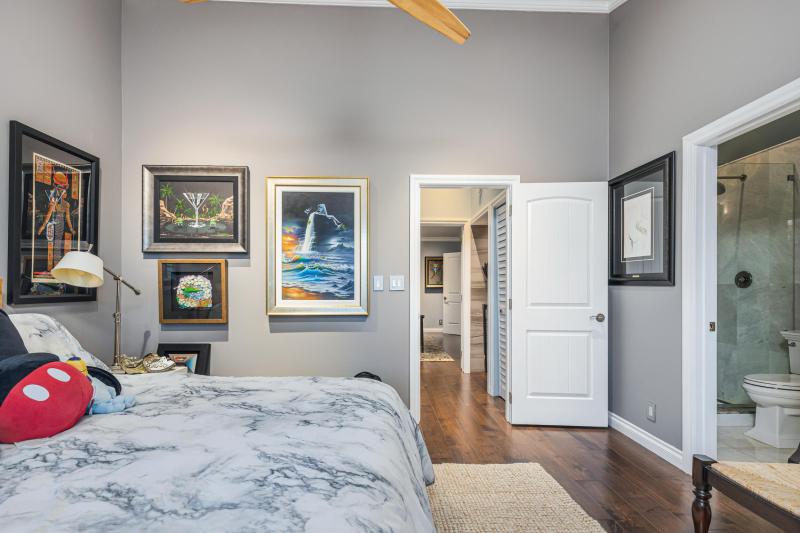  Condo & Townhome Photos