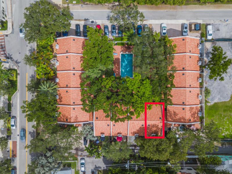  Condo & Townhome Photos