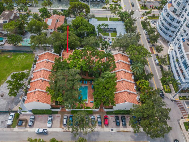  Condo & Townhome Photos