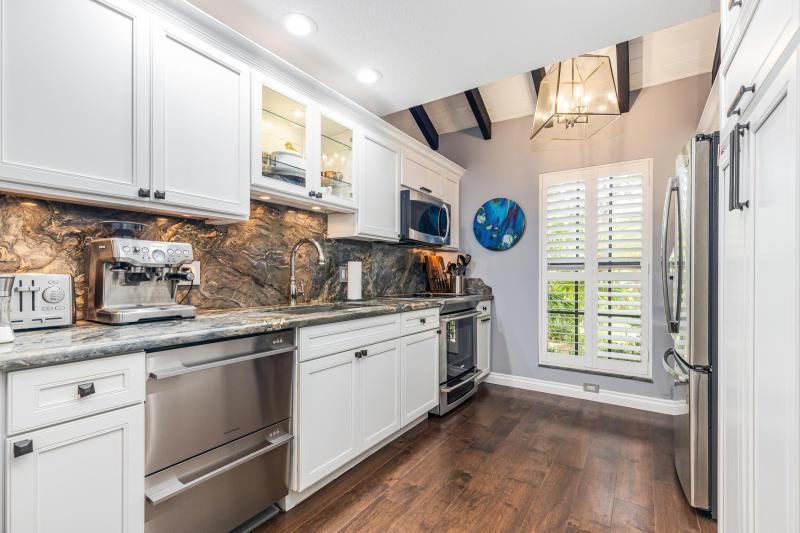  Condo & Townhome Photos
