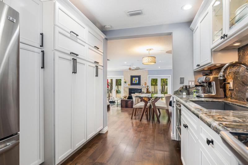  Condo & Townhome Photos