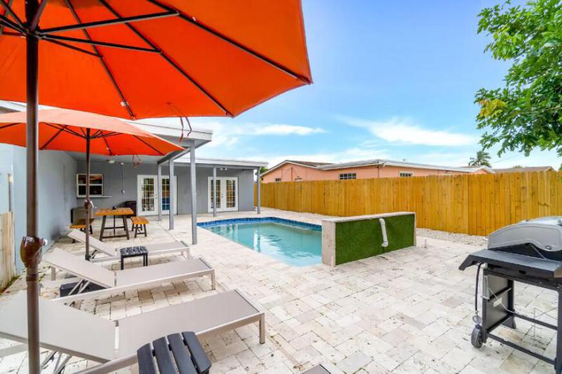  Single Family Homes Photo 3:  Lauderdale Lakes,  FL 33309