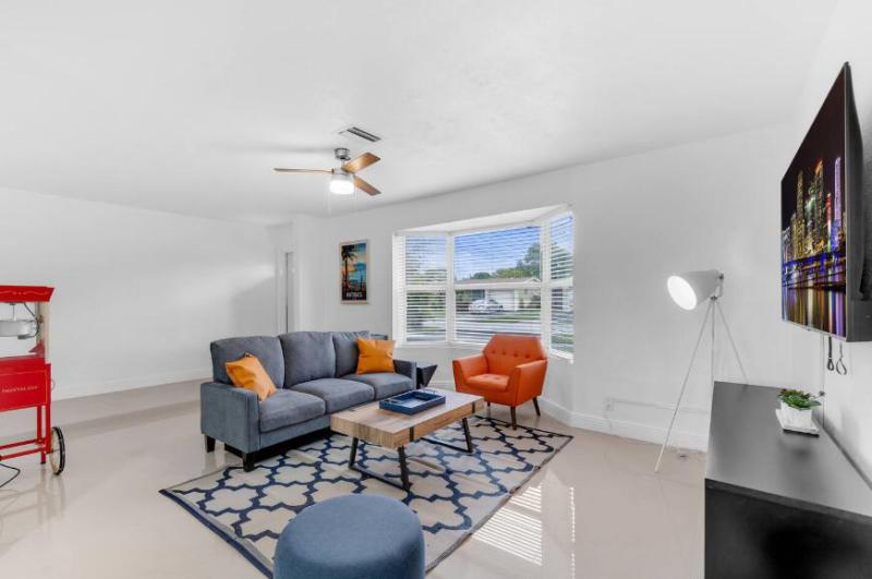  Single Family Homes Photo 4:  Lauderdale Lakes,  FL 33309