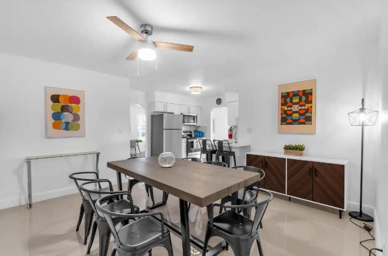  Single Family Homes Photo 6:  Lauderdale Lakes,  FL 33309