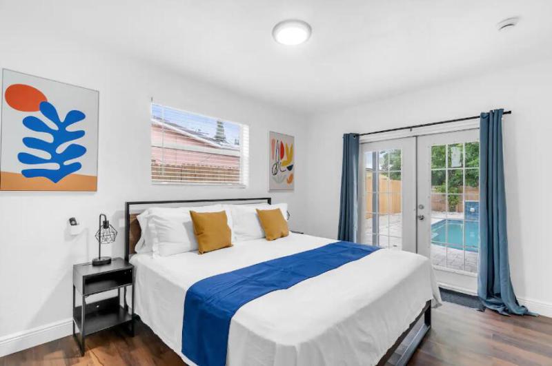  Single Family Homes Photo 8:  Lauderdale Lakes,  FL 33309