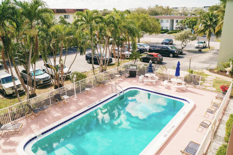  Condo & Townhome Photos
