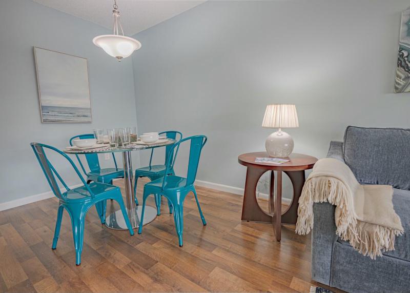  Condo & Townhome Photos