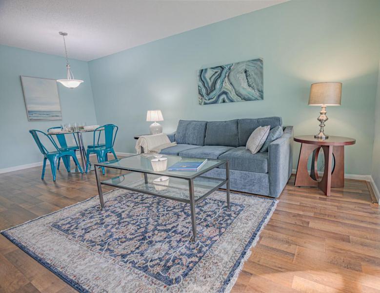  Condo & Townhome Photos