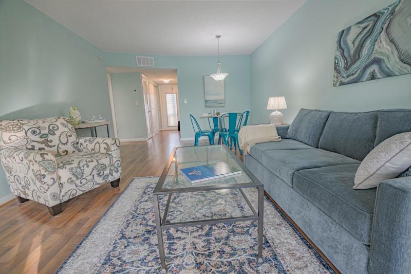  Condo & Townhome Photos
