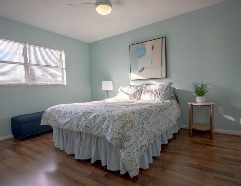  Condo & Townhome Photos