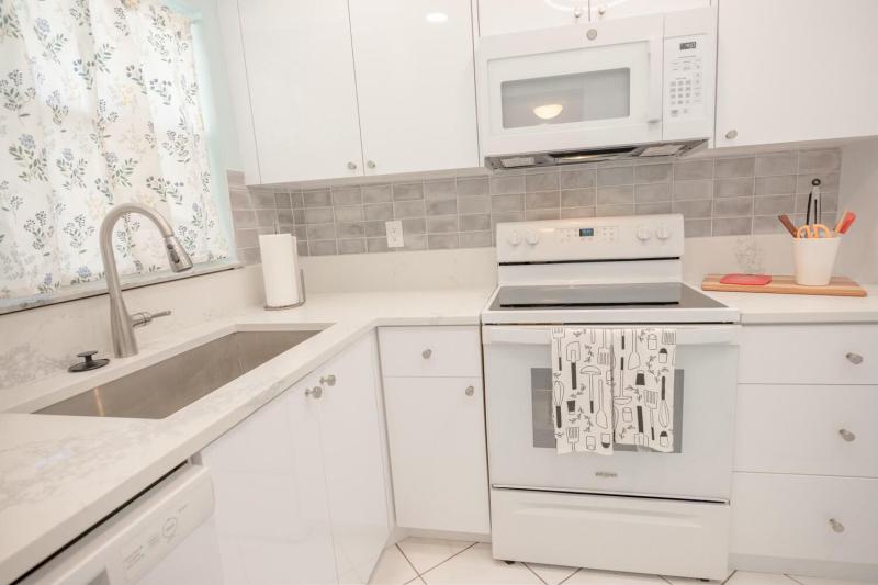 Condo & Townhome Photos