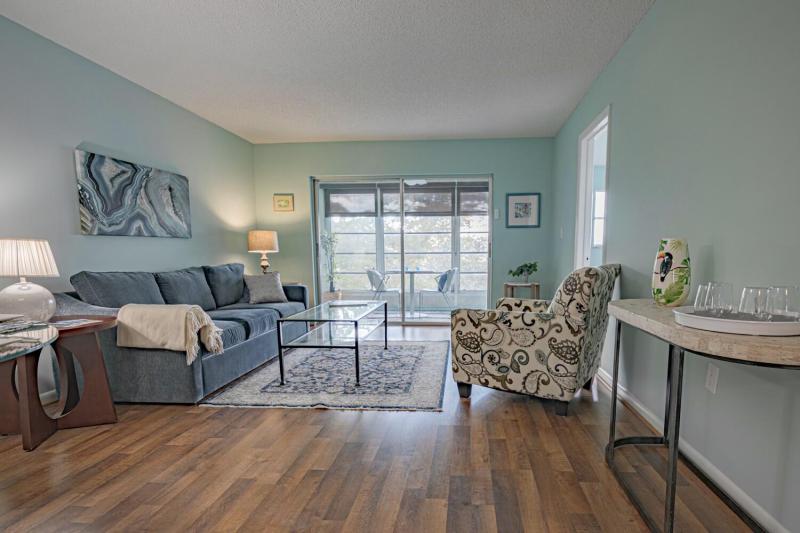  Condo & Townhome Photos