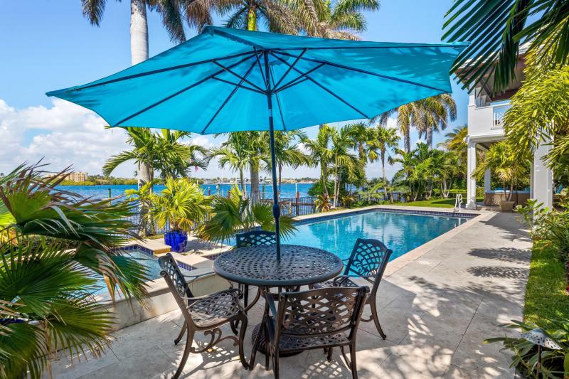  Single Family Homes Photo 10:  Manalapan,  FL 33462