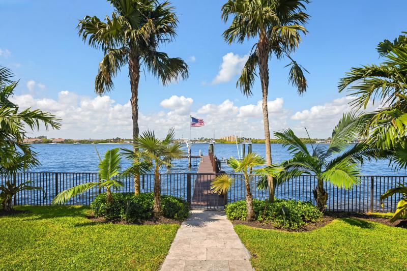  Single Family Homes Photo 14:  Manalapan,  FL 33462