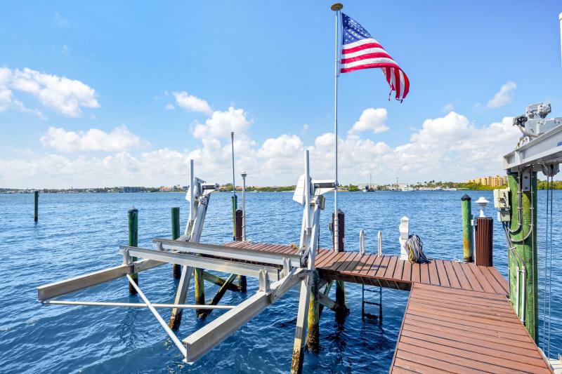  Single Family Homes Photo 16:  Manalapan,  FL 33462