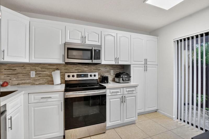  Condo & Townhome Photos
