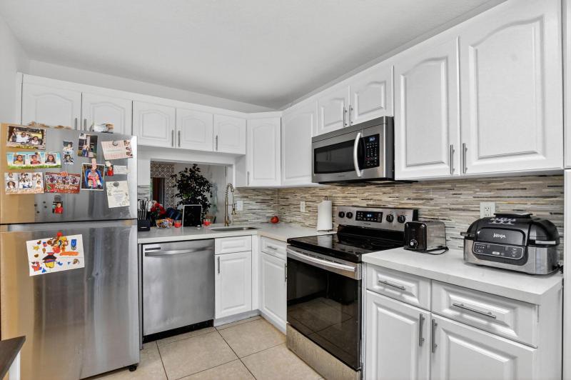  Condo & Townhome Photos