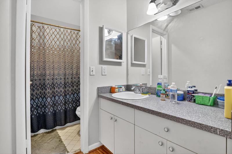  Condo & Townhome Photos