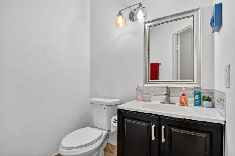  Condo & Townhome Photos