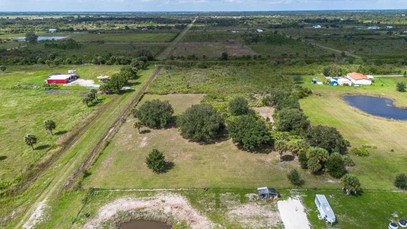  Commercial & Industrial Land Images 