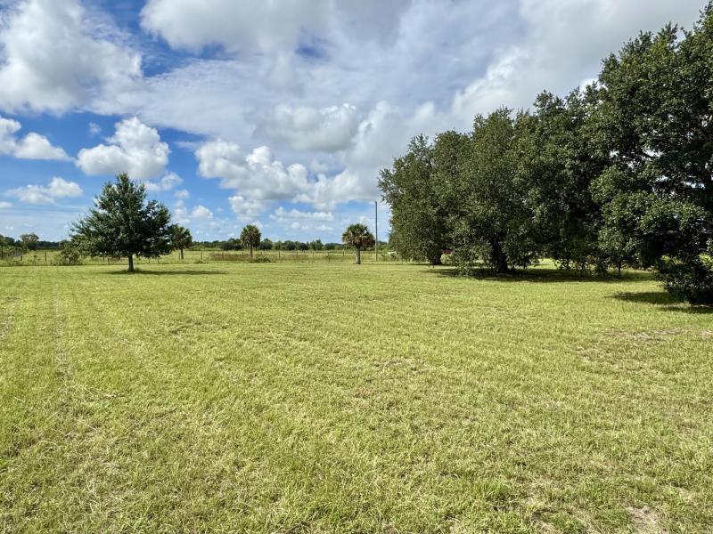  Commercial & Industrial Land Images 