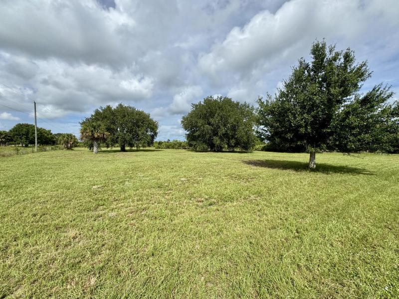  Commercial & Industrial Land Images 