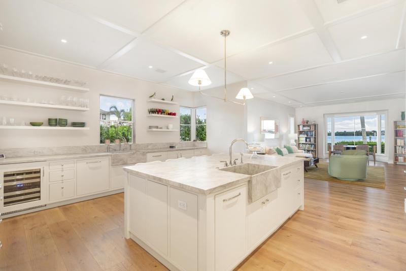  Single Family Homes Photo 11:  West Palm Beach,  FL 33405